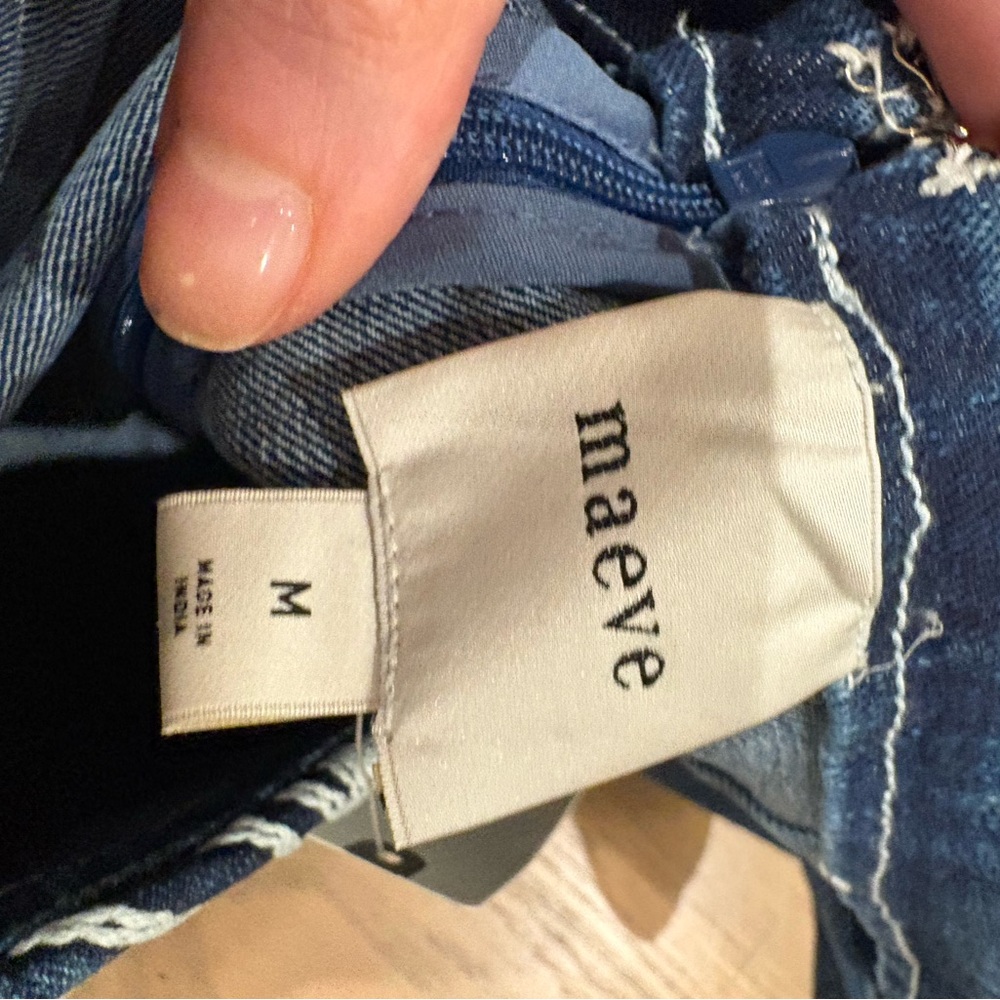 ❌SOLD OUT ❌Maeve Denim Mini Skirt with White Floral Appliqué size medium - Picture 9 of 9